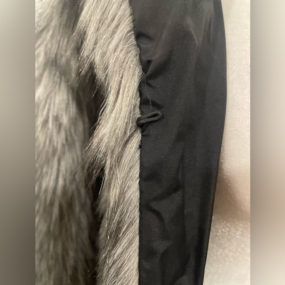 Faux Fur Coat / Jacket / Outter wear - Picture 4 of 11